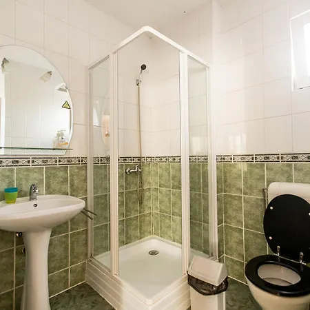 Guest house Poarta Oilor 3*