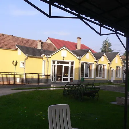 Guest house Poarta Oilor 3*